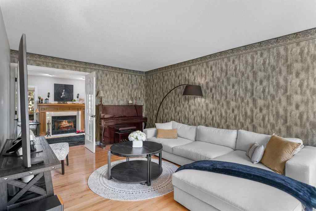MLS® A2252570 - 87 Shawnee Crescent SW in Shawnee Slopes Calgary, Residential