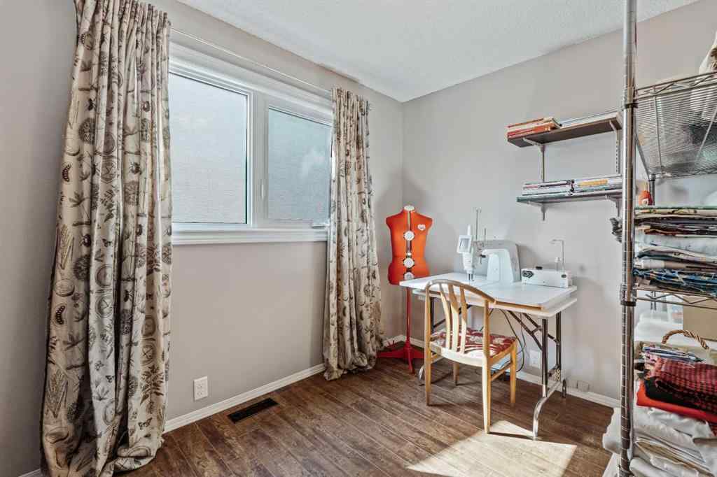 MLS® A2252571 - 20 Hunters Gate  in Hunters Glen Okotoks, Residential