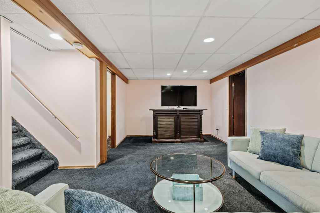 MLS® A2252571 - 20 Hunters Gate  in Hunters Glen Okotoks, Residential