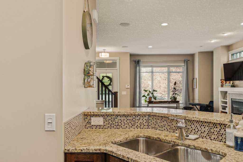 MLS® A2252572 - Unit #1 1930 35 Street SW in Killarney/Glengarry Calgary, Residential