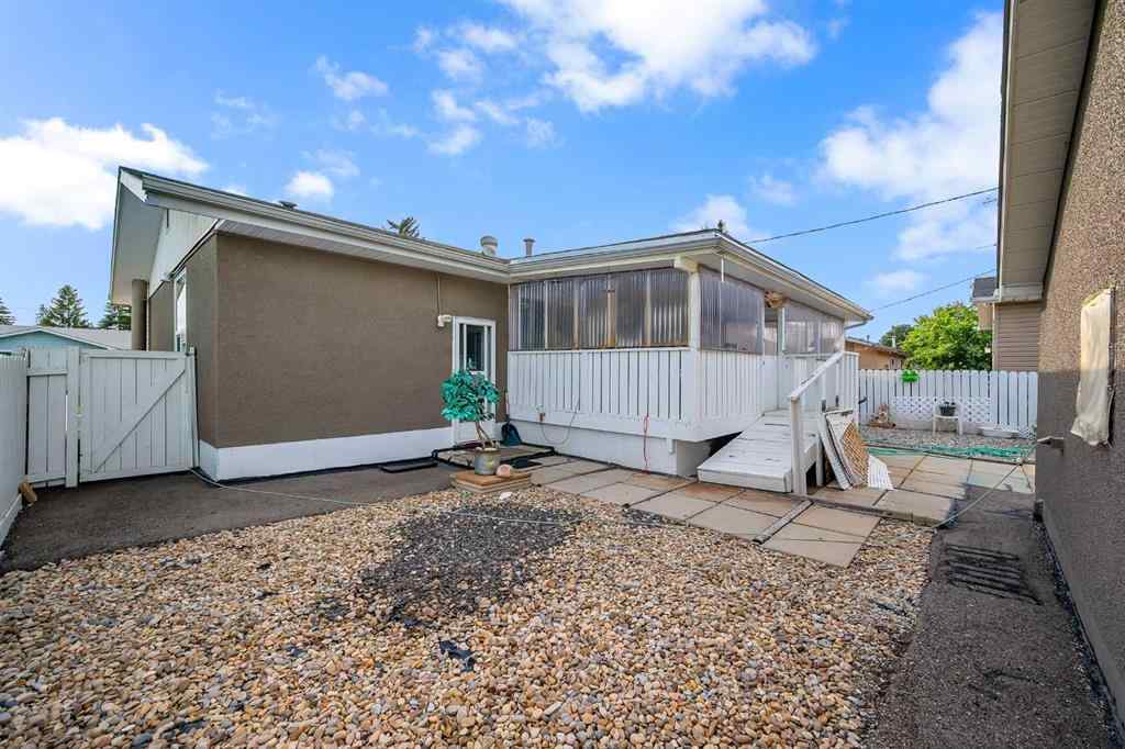 MLS® A2252582 - 5848 Maddock Drive NE in Marlborough Park Calgary, Residential