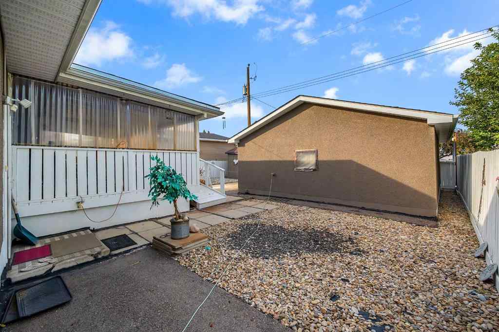 MLS® A2252582 - 5848 Maddock Drive NE in Marlborough Park Calgary, Residential