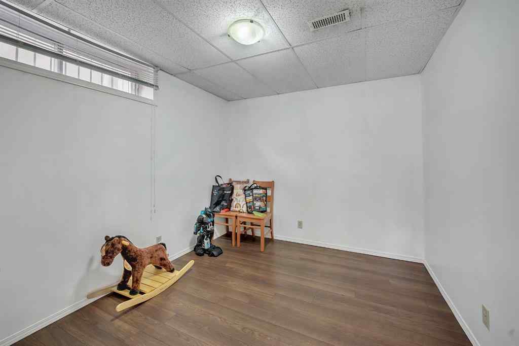 MLS® A2252582 - 5848 Maddock Drive NE in Marlborough Park Calgary, Residential