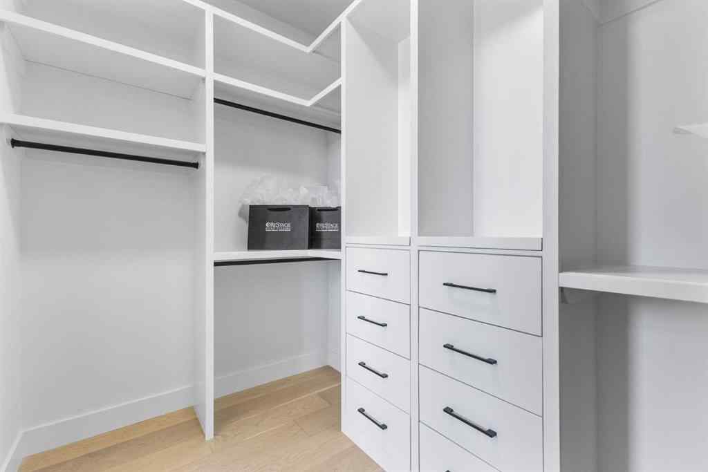 MLS® A2252583 - 3716 44 Street SW in Glenbrook Calgary, Residential