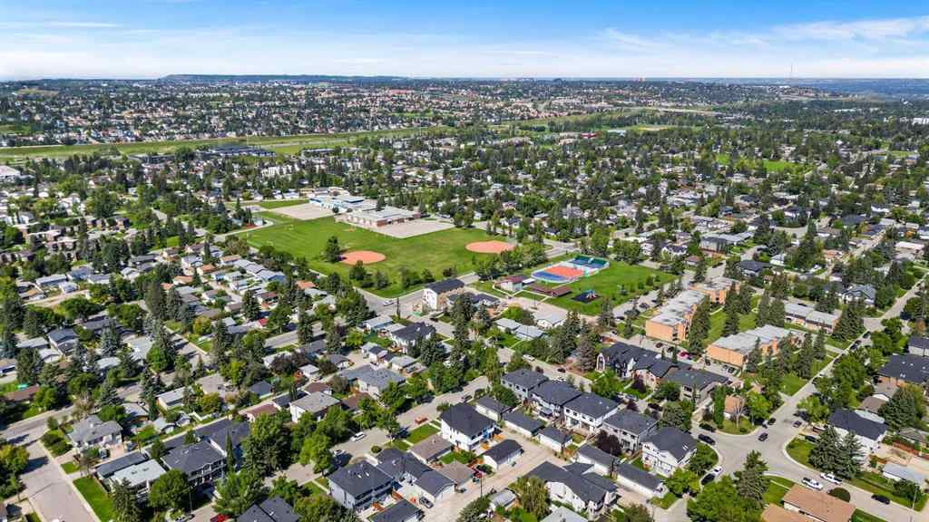 MLS® A2252583 - 3716 44 Street SW in Glenbrook Calgary, Residential