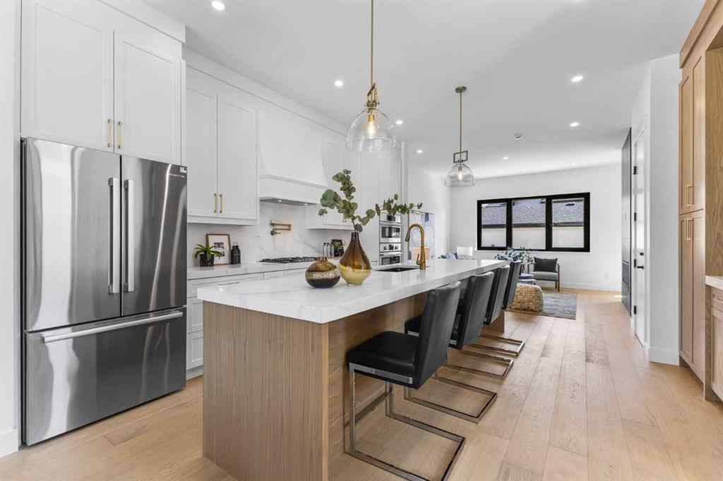 MLS® A2252583 - 3716 44 Street SW in Glenbrook Calgary, Residential