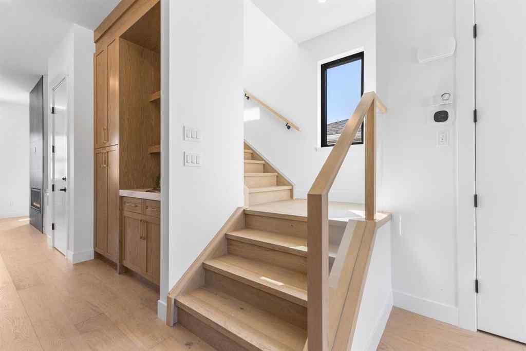 MLS® A2252583 - 3716 44 Street SW in Glenbrook Calgary, Residential