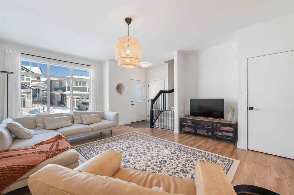 MLS® A2252595 - 39 Sunrise Heights  in Sunset Ridge Cochrane, Residential