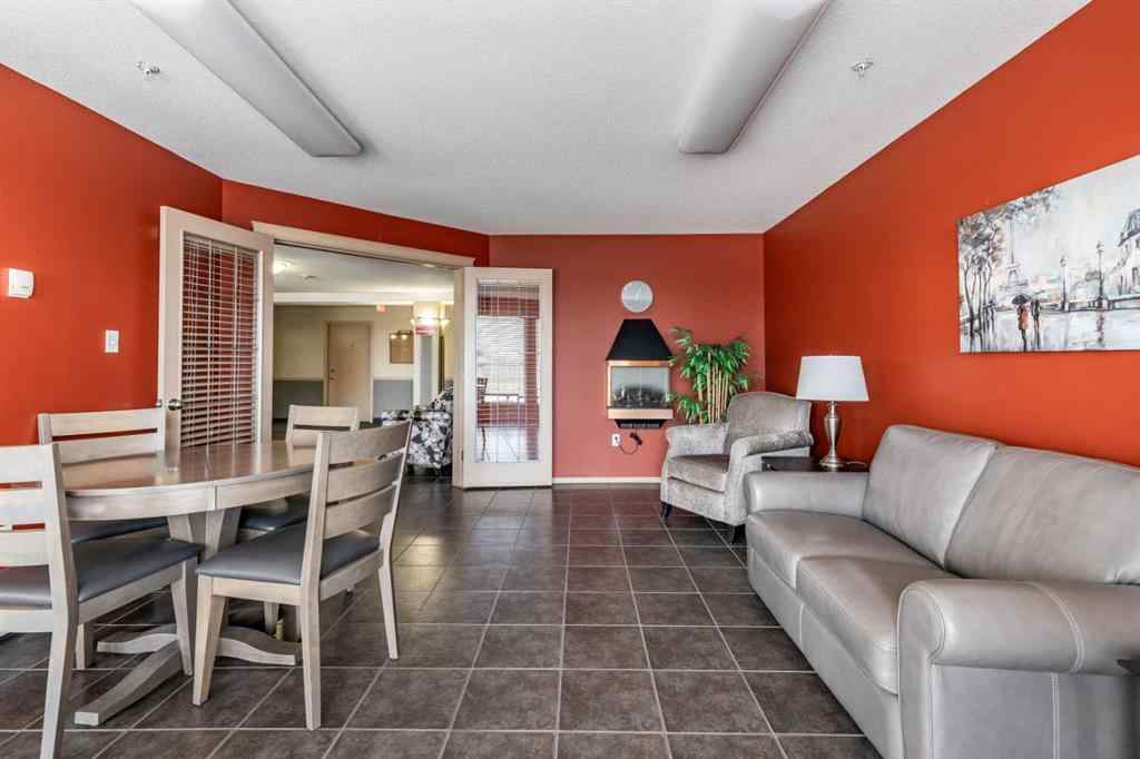 MLS® A2252604 - Unit #220 1648 Saamis Drive NW in Northwest Crescent Heights Medicine Hat, Residential