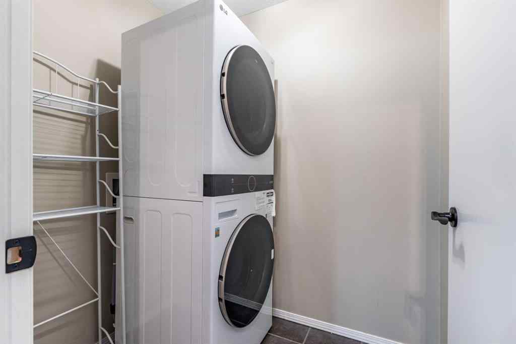 MLS® A2252604 - Unit #220 1648 Saamis Drive NW in Northwest Crescent Heights Medicine Hat, Residential