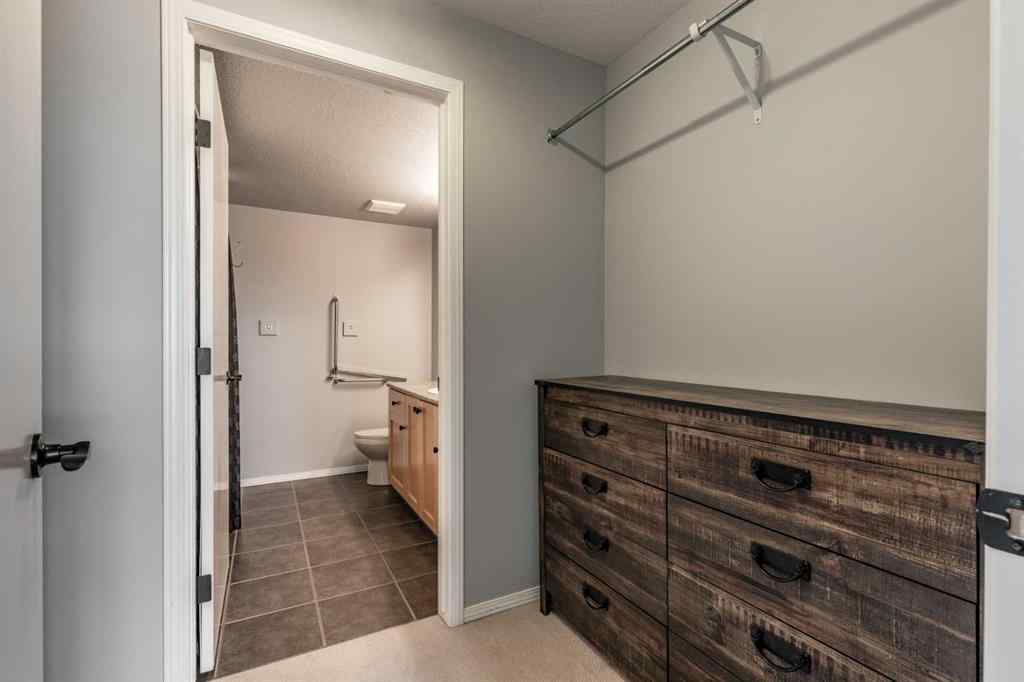 MLS® A2252604 - Unit #220 1648 Saamis Drive NW in Northwest Crescent Heights Medicine Hat, Residential