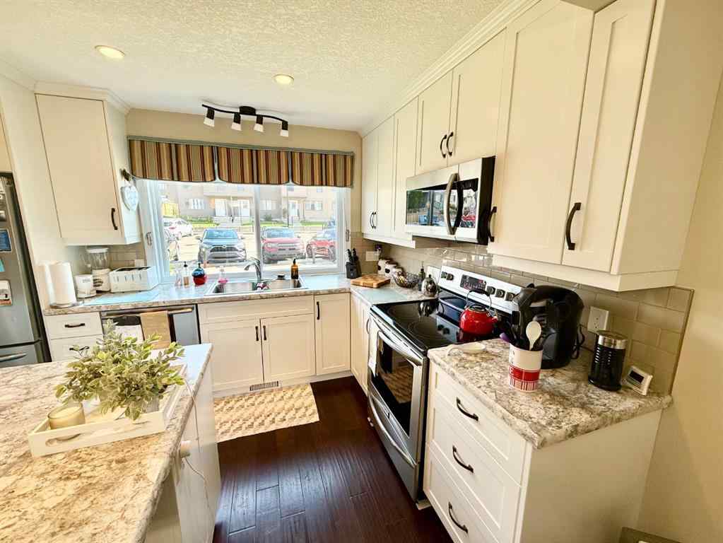 MLS® A2252606 - Unit #324 457 COLLINGE Road  in Hillcrest Hinton, Residential