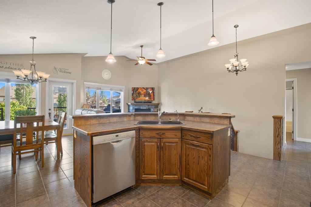 MLS® A2252609 - 87 Valentine Crescent  in Vanier Woods Red Deer, Residential