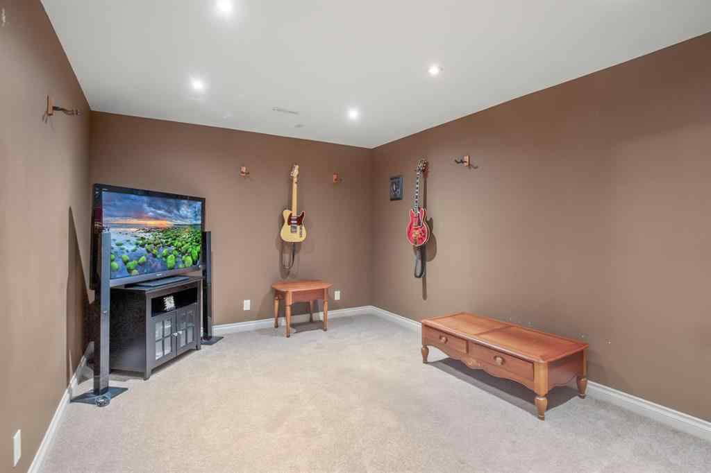 MLS® A2252609 - 87 Valentine Crescent  in Vanier Woods Red Deer, Residential