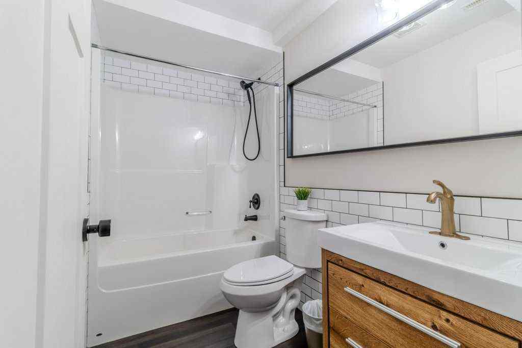 MLS® A2252613 - 60 Reynolds Road  in Ryders Ridge Sylvan Lake, Residential