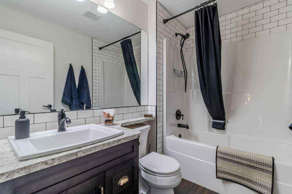 MLS® A2252613 - 60 Reynolds Road  in Ryders Ridge Sylvan Lake, Residential