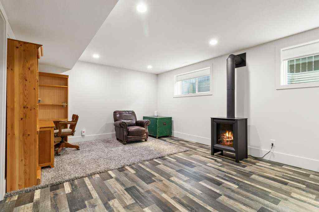 MLS® A2252613 - 60 Reynolds Road  in Ryders Ridge Sylvan Lake, Residential