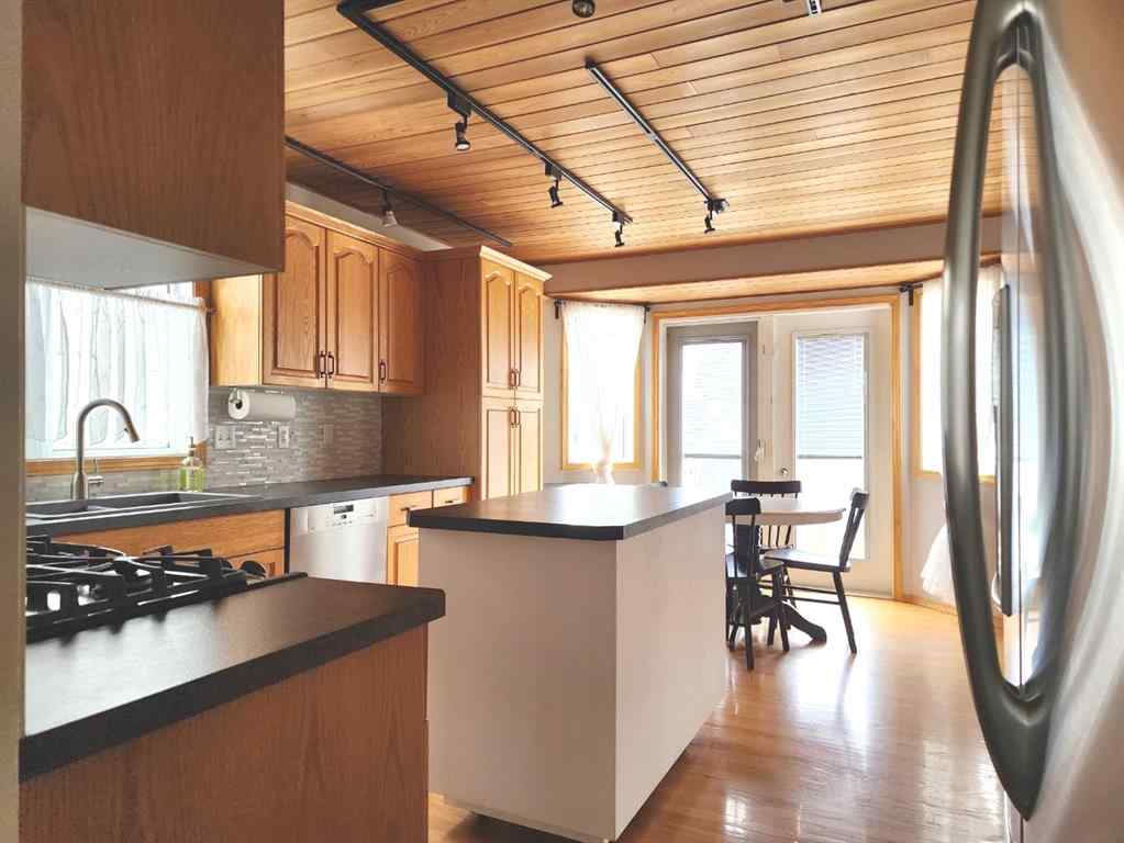 MLS® A2252624 - 1217 Great Lakes Place S in Redwood Lethbridge, Residential