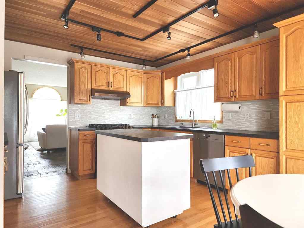 MLS® A2252624 - 1217 Great Lakes Place S in Redwood Lethbridge, Residential