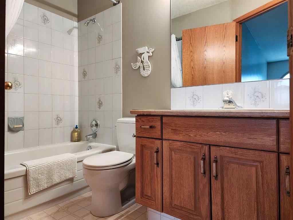 MLS® A2252624 - 1217 Great Lakes Place S in Redwood Lethbridge, Residential