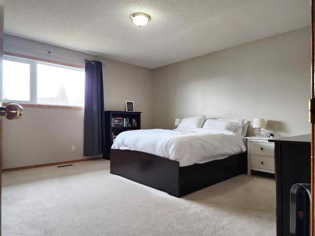 MLS® A2252624 - 1217 Great Lakes Place S in Redwood Lethbridge, Residential