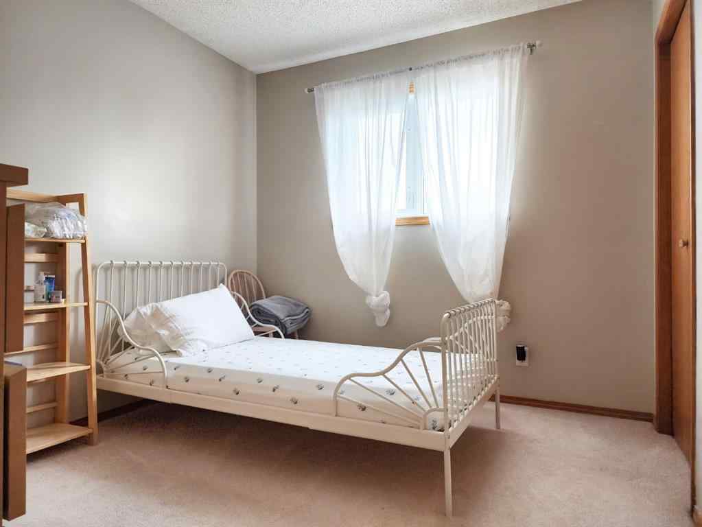 MLS® A2252624 - 1217 Great Lakes Place S in Redwood Lethbridge, Residential
