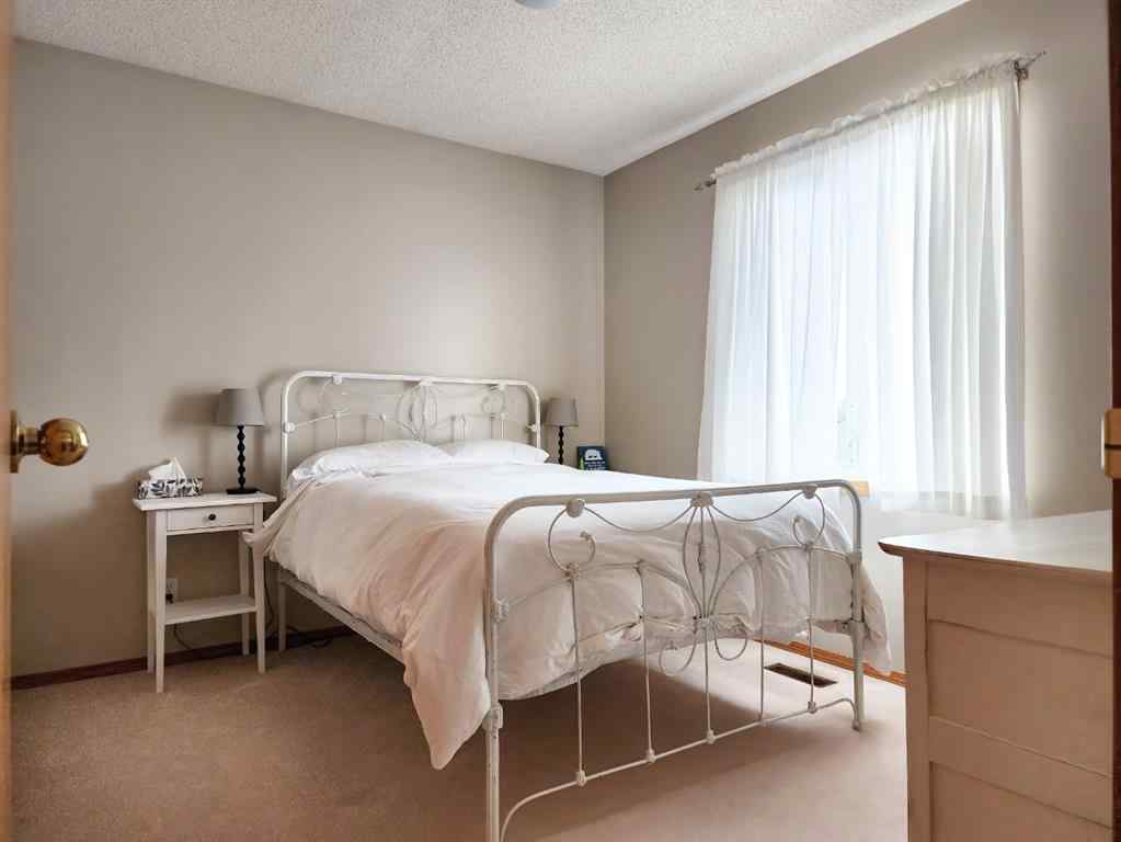 MLS® A2252624 - 1217 Great Lakes Place S in Redwood Lethbridge, Residential