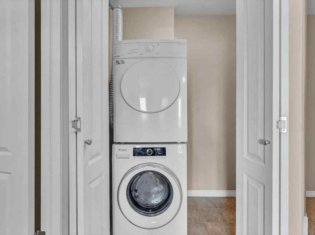 MLS® A2252628 - Unit #11 298 Somerset Way SE in SE Southridge Medicine Hat, Residential