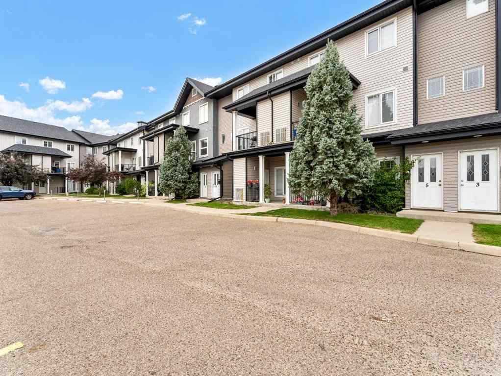 MLS® A2252628 - Unit #11 298 Somerset Way SE in SE Southridge Medicine Hat, Residential