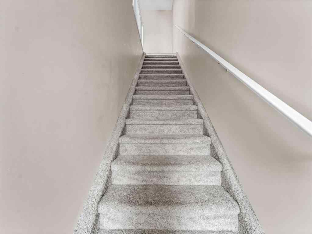 MLS® A2252628 - Unit #11 298 Somerset Way SE in SE Southridge Medicine Hat, Residential