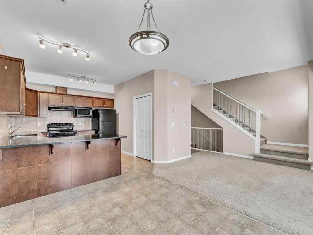 MLS® A2252628 - Unit #11 298 Somerset Way SE in SE Southridge Medicine Hat, Residential