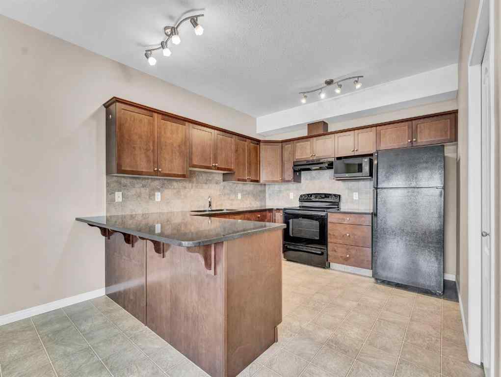 MLS® A2252628 - Unit #11 298 Somerset Way SE in SE Southridge Medicine Hat, Residential