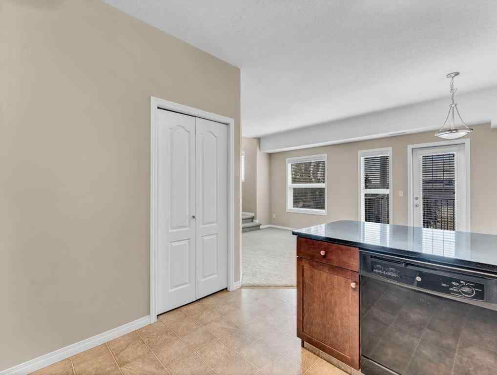 MLS® A2252628 - Unit #11 298 Somerset Way SE in SE Southridge Medicine Hat, Residential
