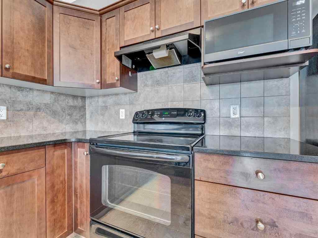 MLS® A2252628 - Unit #11 298 Somerset Way SE in SE Southridge Medicine Hat, Residential