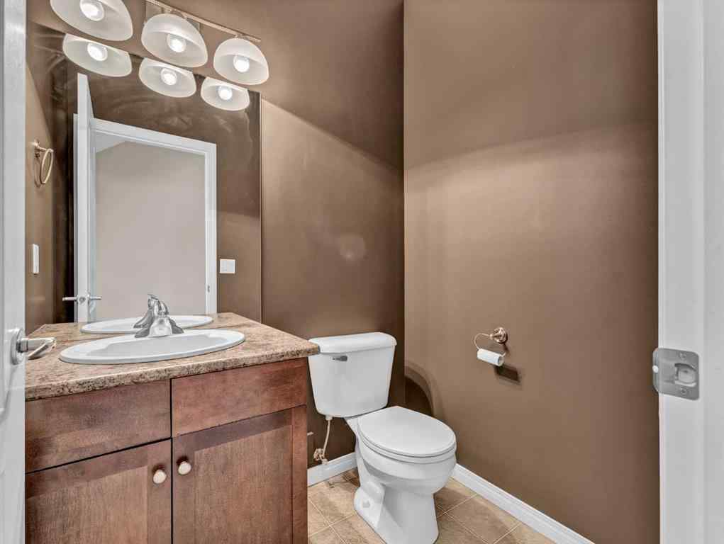MLS® A2252628 - Unit #11 298 Somerset Way SE in SE Southridge Medicine Hat, Residential