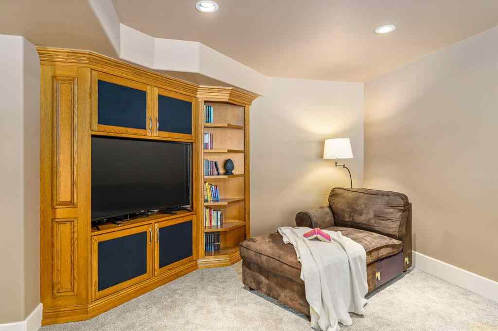 MLS® A2252629 - 8130 48 Avenue NW in Bowness Calgary, Residential