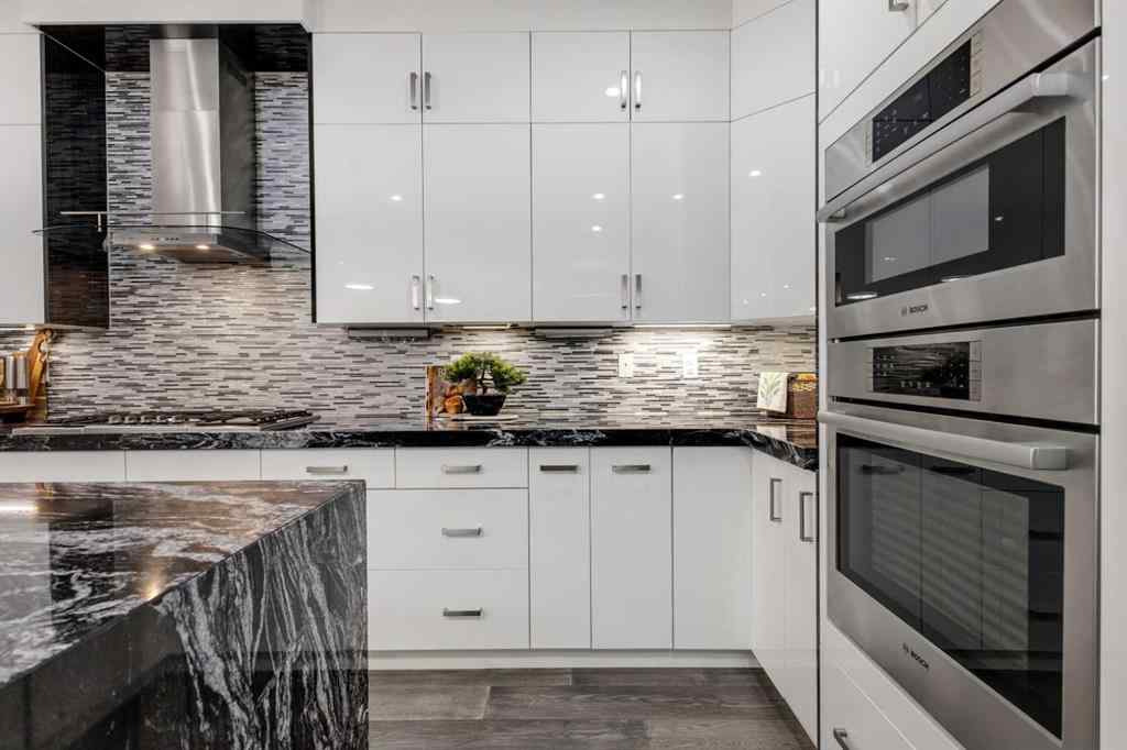 MLS® A2252630 - 1732 24A Street SW in Shaganappi Calgary, Residential