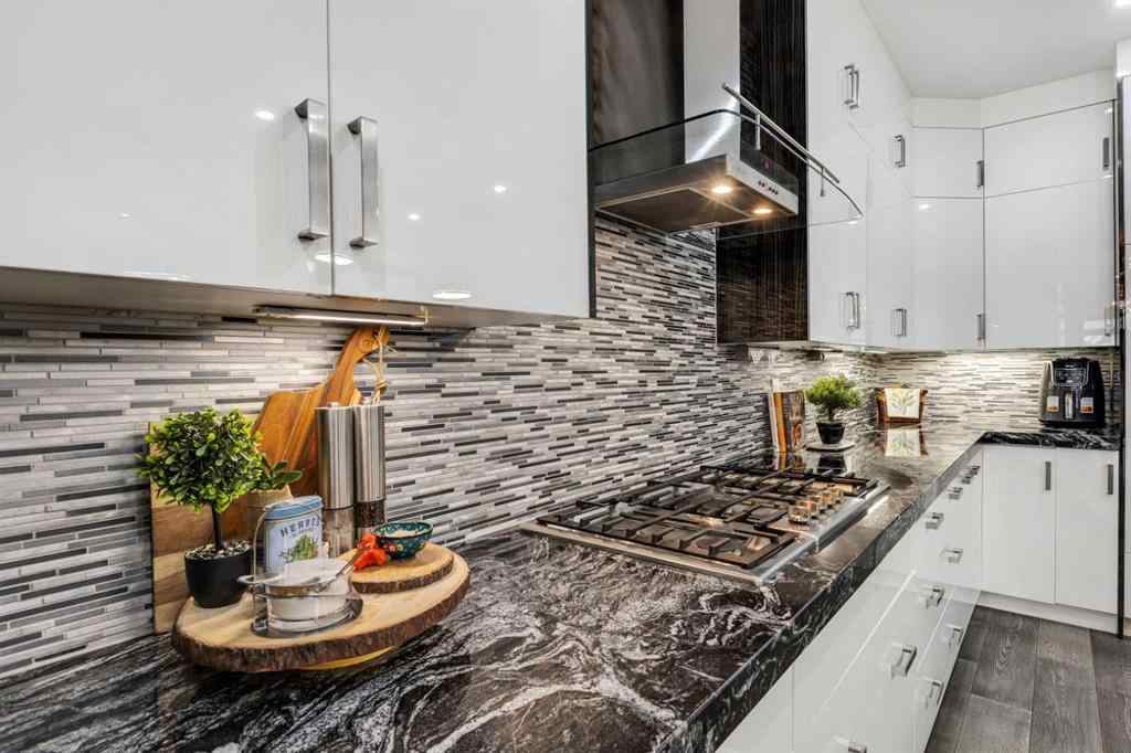 MLS® A2252630 - 1732 24A Street SW in Shaganappi Calgary, Residential
