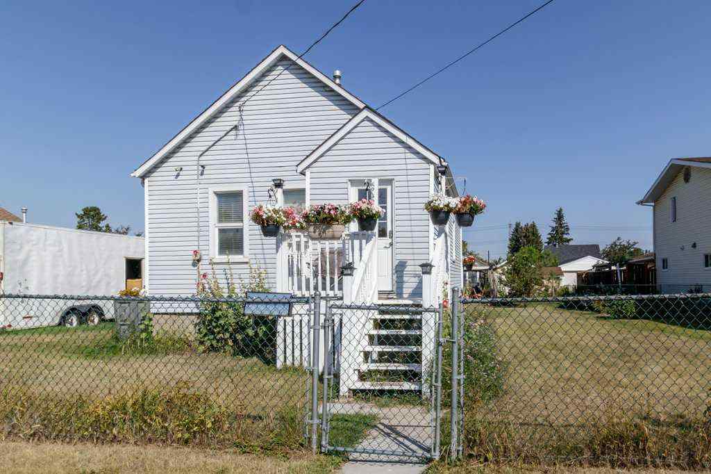 MLS® A2252633 - 5630 56 Street  in Riverside Meadows Red Deer, Residential
