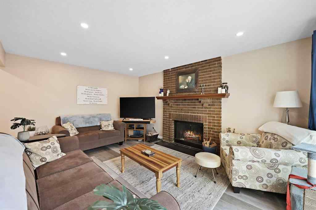 MLS® A2252634 - 100 Hawkfield Crescent NW in Hawkwood Calgary, Residential