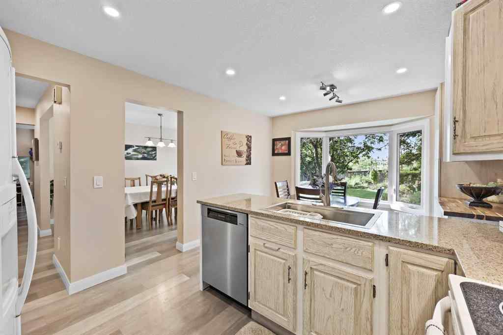 MLS® A2252634 - 100 Hawkfield Crescent NW in Hawkwood Calgary, Residential