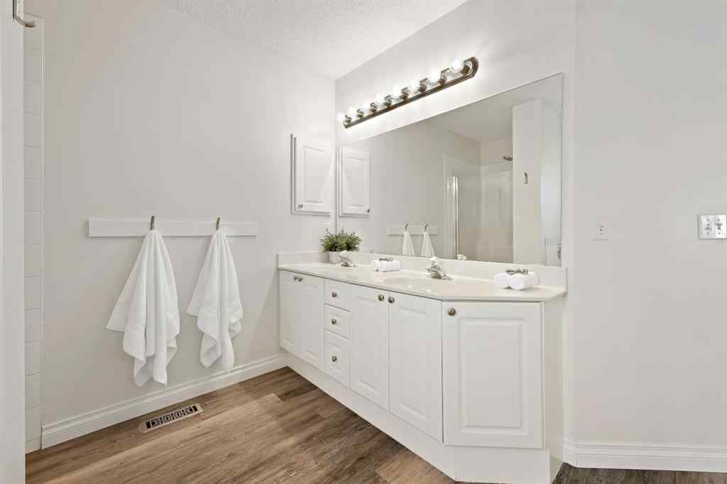 MLS® A2252642 - 100 Lakeview Cove  in Lakeview Landing Chestermere, Residential