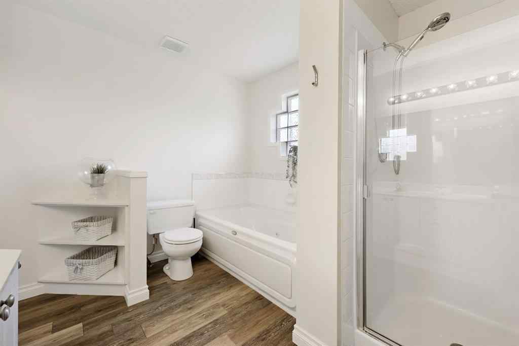 MLS® A2252642 - 100 Lakeview Cove  in Lakeview Landing Chestermere, Residential