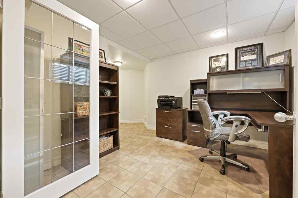 MLS® A2252642 - 100 Lakeview Cove  in Lakeview Landing Chestermere, Residential