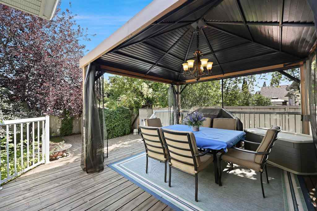 MLS® A2252642 - 100 Lakeview Cove  in Lakeview Landing Chestermere, Residential