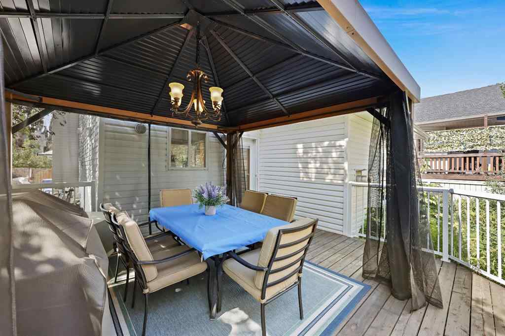 MLS® A2252642 - 100 Lakeview Cove  in Lakeview Landing Chestermere, Residential