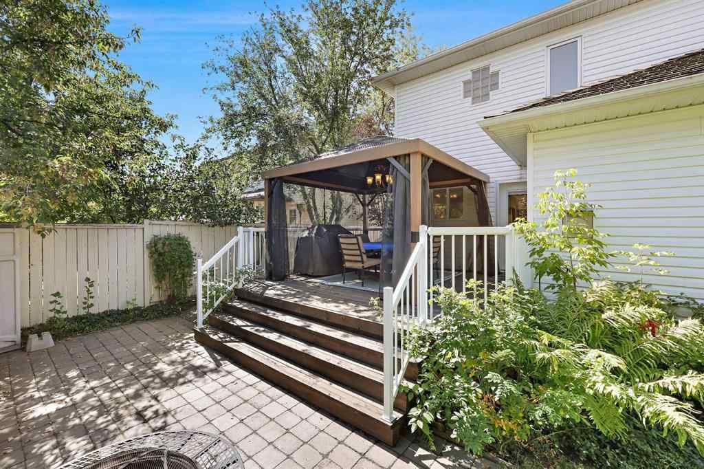 MLS® A2252642 - 100 Lakeview Cove  in Lakeview Landing Chestermere, Residential