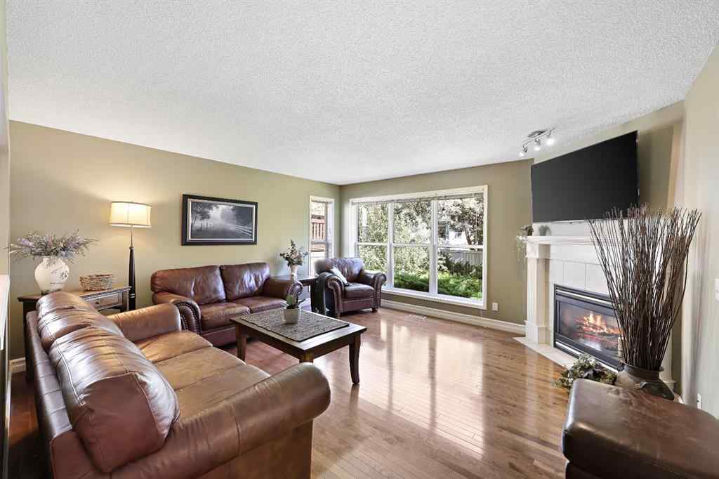 MLS® A2252642 - 100 Lakeview Cove  in Lakeview Landing Chestermere, Residential