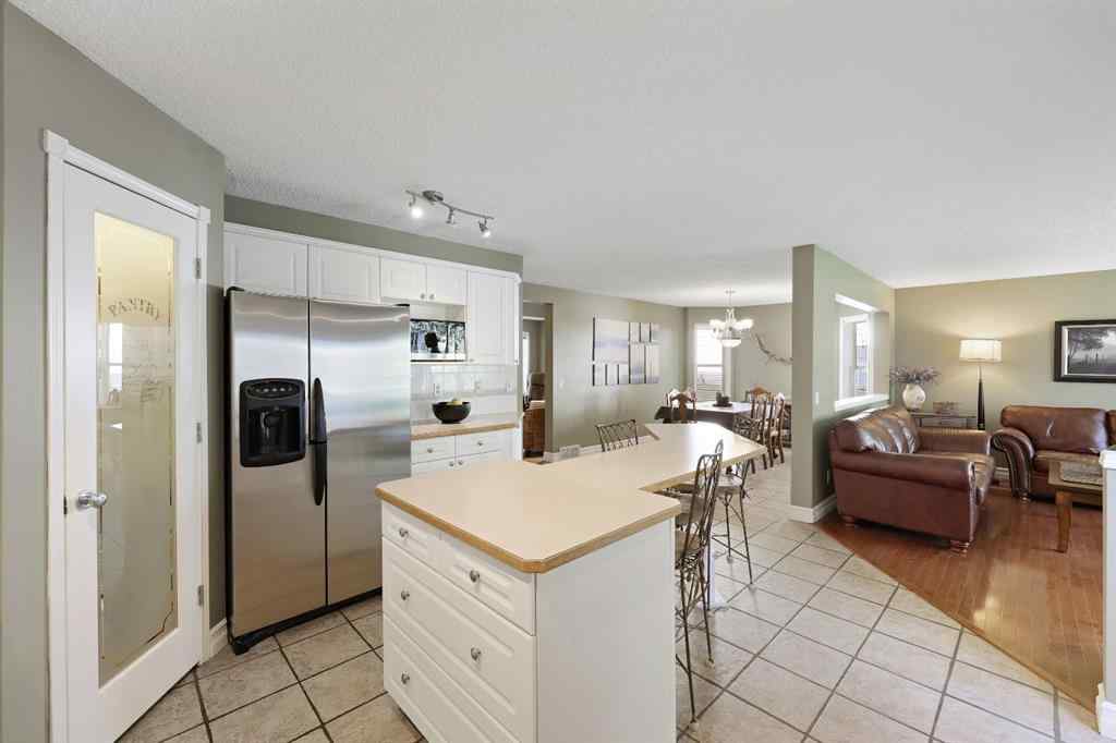MLS® A2252642 - 100 Lakeview Cove  in Lakeview Landing Chestermere, Residential