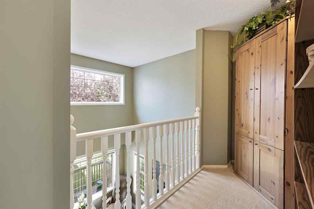 MLS® A2252642 - 100 Lakeview Cove  in Lakeview Landing Chestermere, Residential